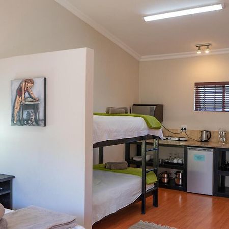 Aloe Manor Hotel Oudtshoorn Bagian luar foto
