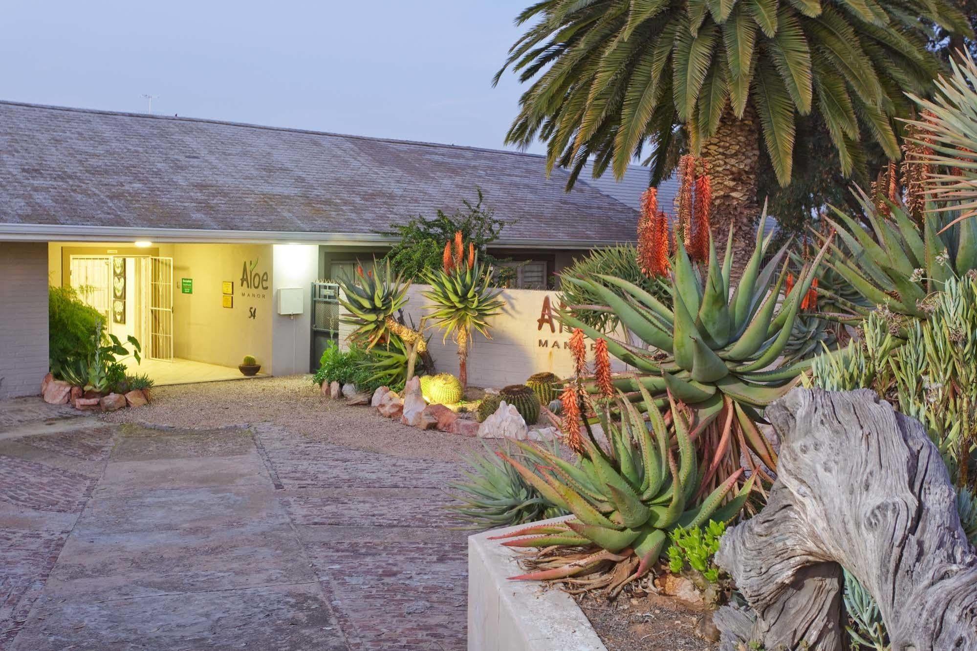 Aloe Manor Hotel Oudtshoorn Bagian luar foto