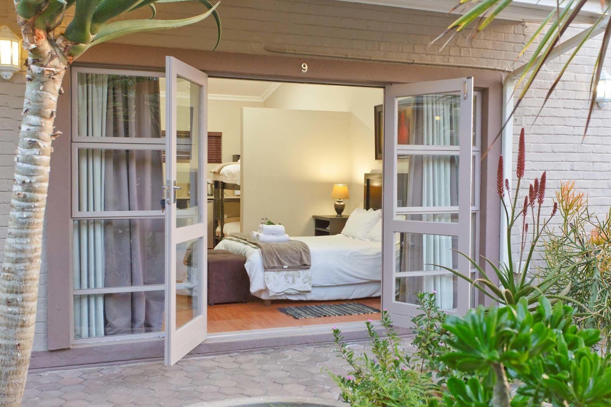 Aloe Manor Hotel Oudtshoorn Bagian luar foto
