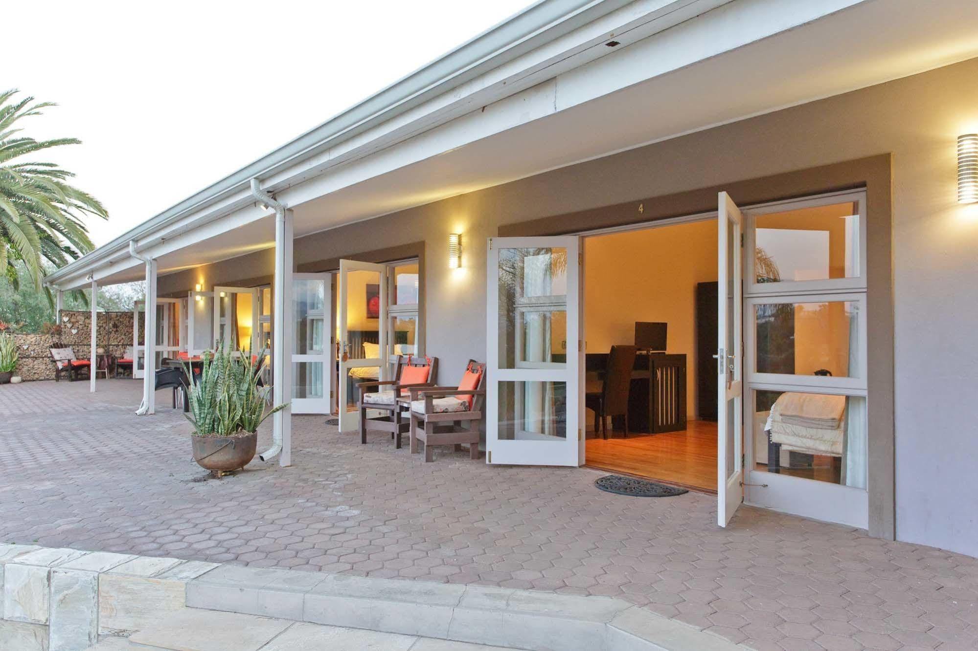 Aloe Manor Hotel Oudtshoorn Bagian luar foto