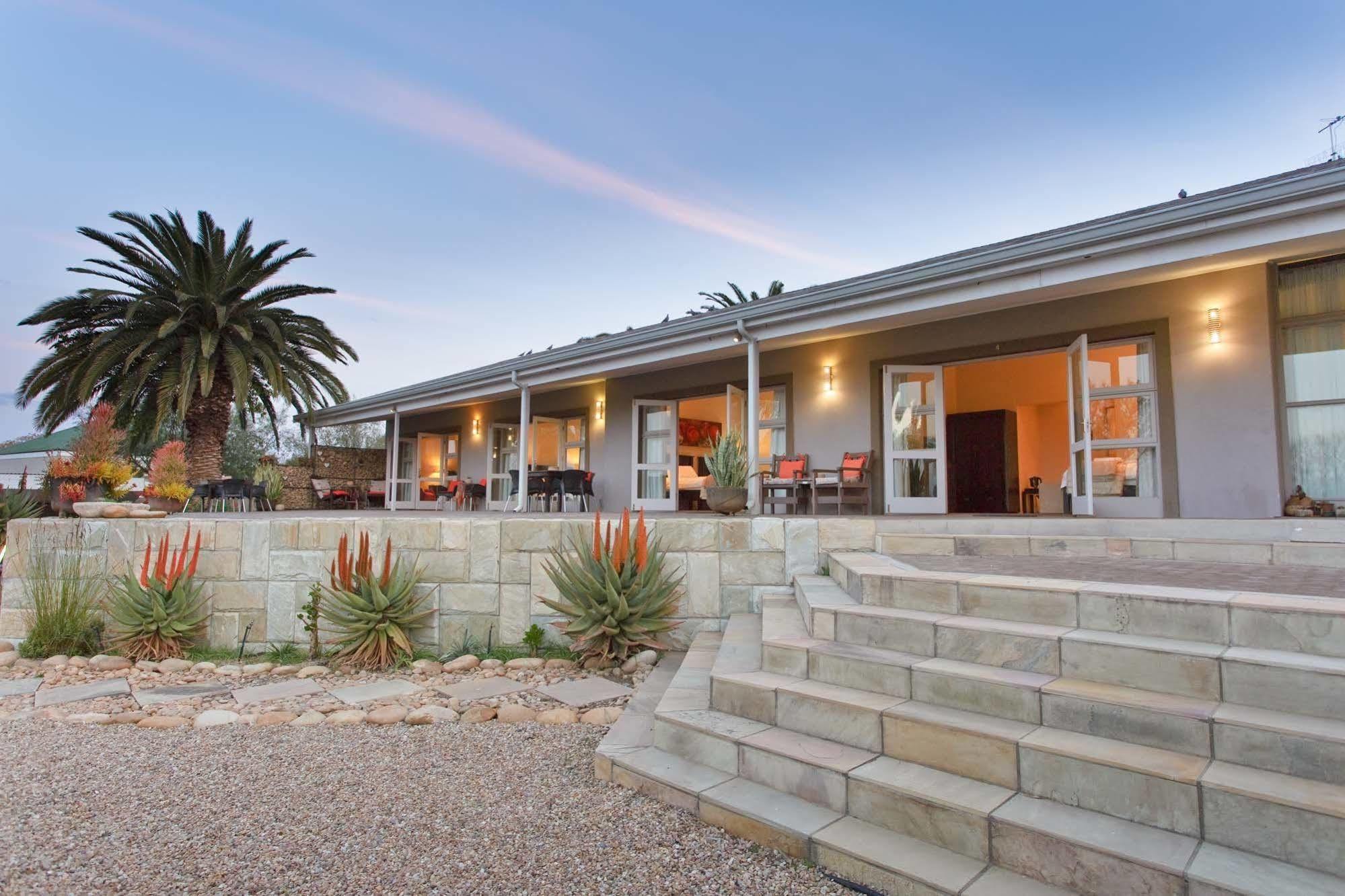 Aloe Manor Hotel Oudtshoorn Bagian luar foto