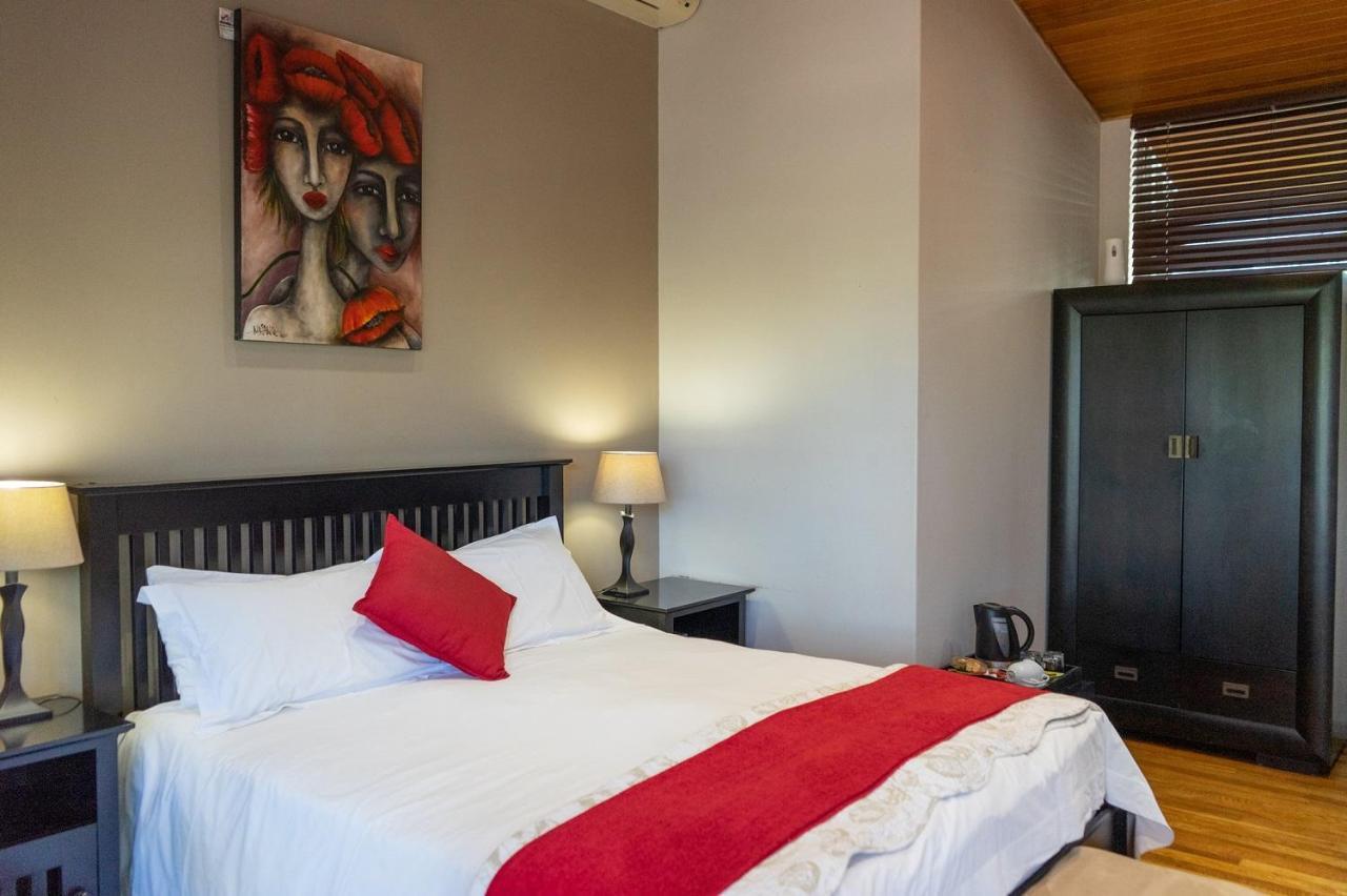 Aloe Manor Hotel Oudtshoorn Bagian luar foto