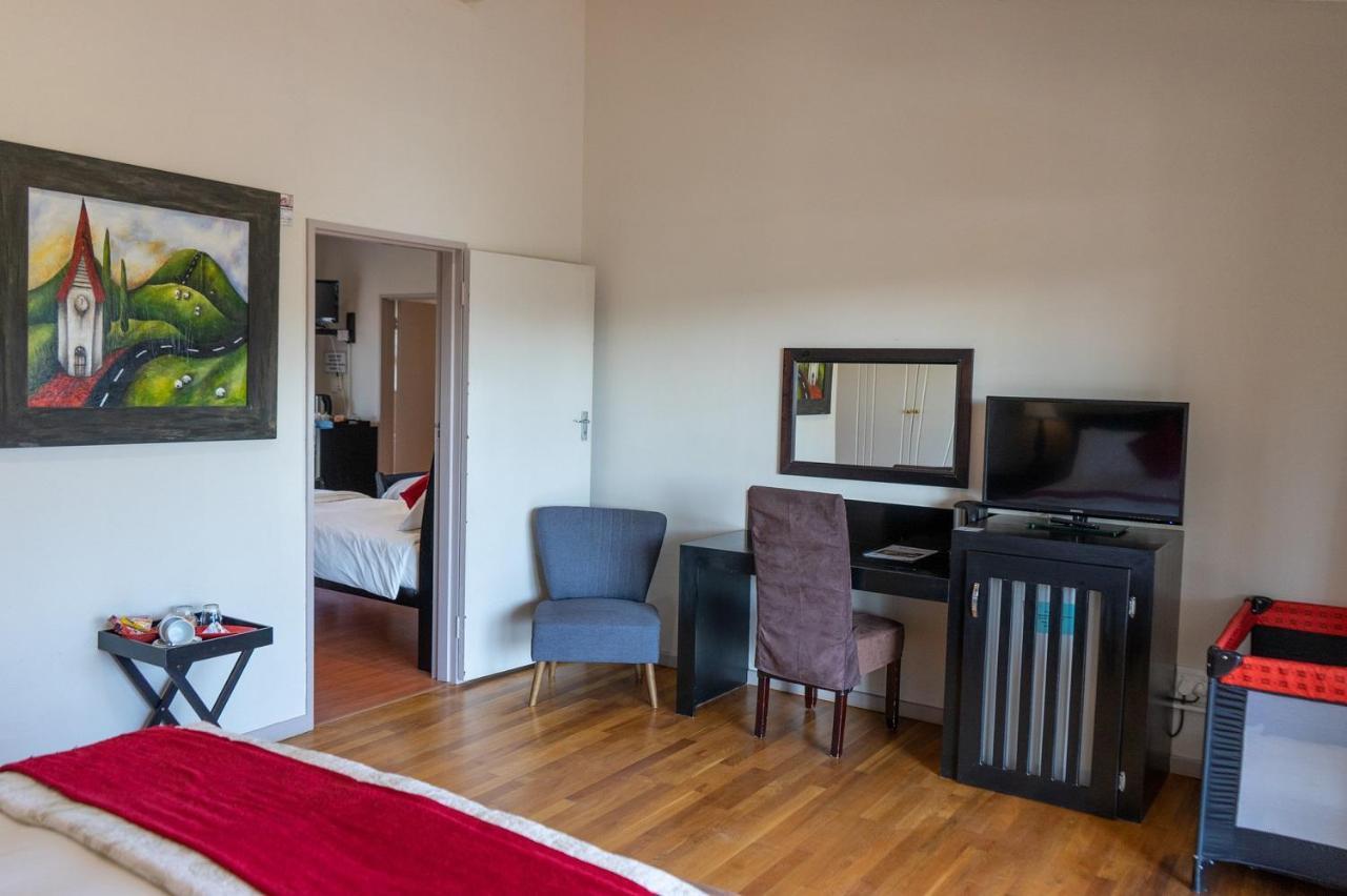 Aloe Manor Hotel Oudtshoorn Bagian luar foto