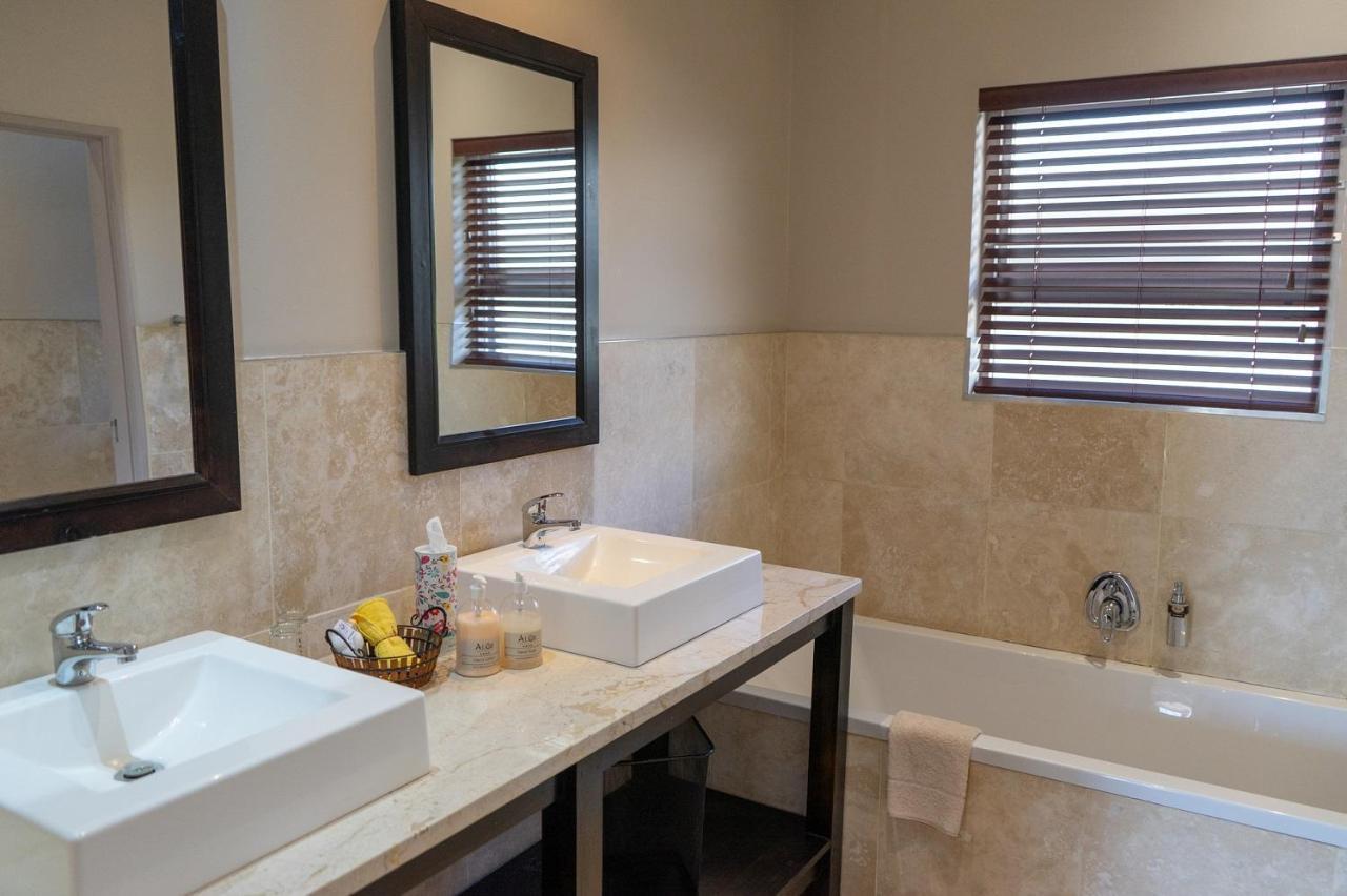 Aloe Manor Hotel Oudtshoorn Bagian luar foto